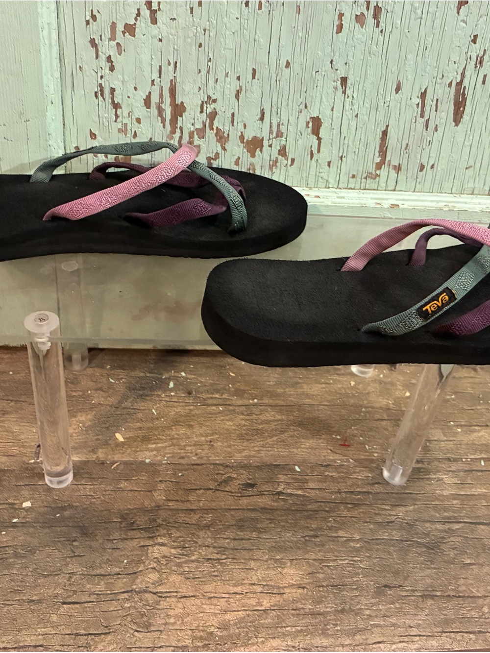 Women’s Teva Flip Flop Sandals with Pink & Teal Straps - - Picture 3 of 6